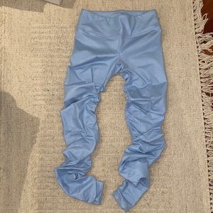 Worn twice Alo periwinkle legging